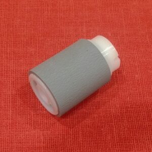 PAPER SEPARATION ROLLER WITH HUB