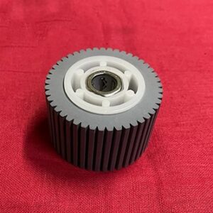 PAPER FEED ROLLER WITH HUB